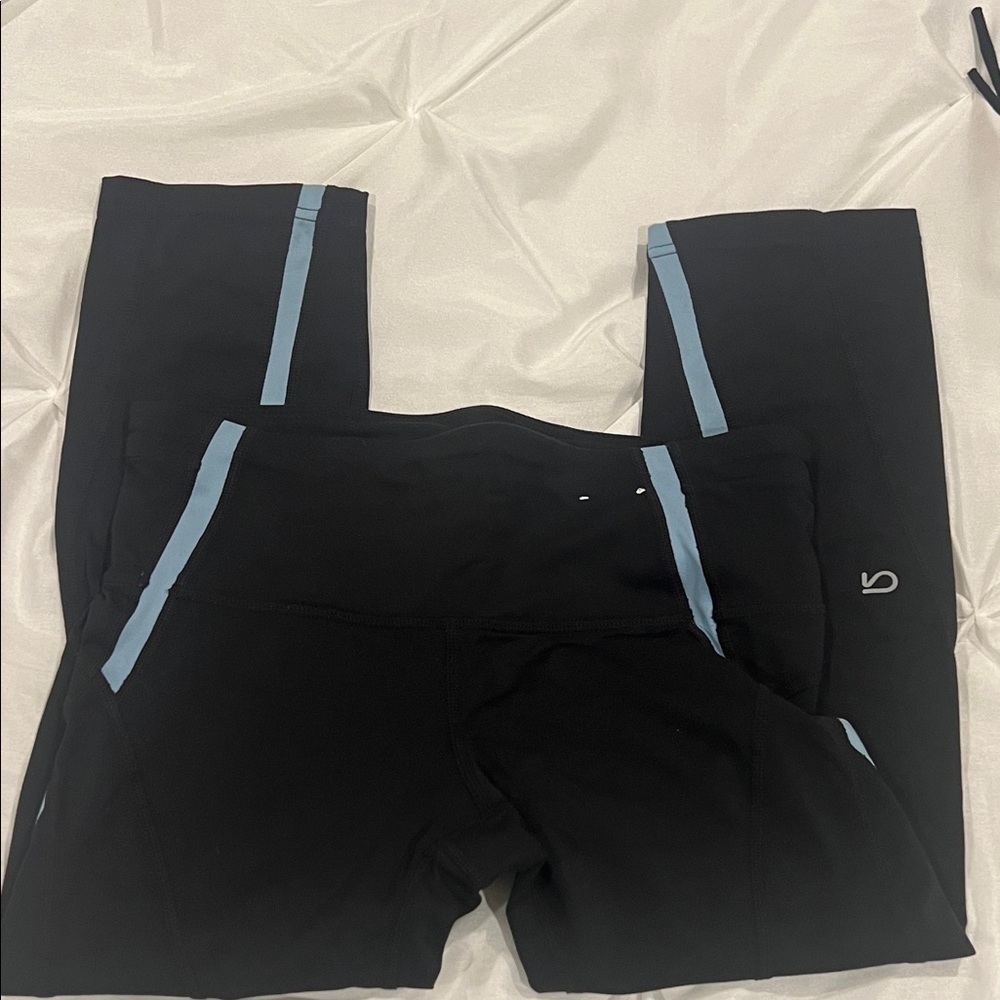 Set of 3 Women’s Workout Pants size XS - Picture 8 of 16